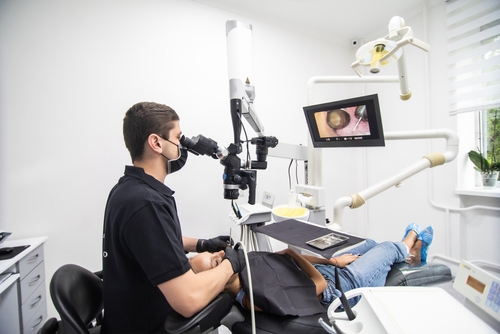 microscopic root canal treatment in dubai